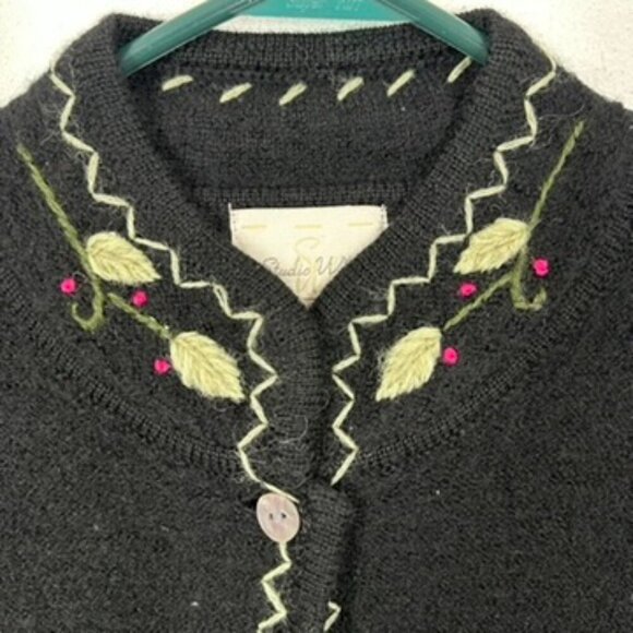 Studio Works‎ Size Medium Black 100% Wool Vintage Floral Embroidered Cardigan - Picture 2 of 6